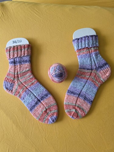 Selbstgestrickte socken - selbstgestrickte,
