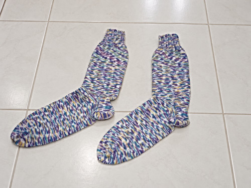 Selbstgestrickte socken - socken,