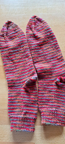 Handgestrickte socken - handgestrickte,