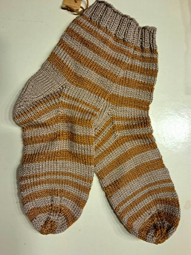 Handgestrickte socken paar - handgestrickte,