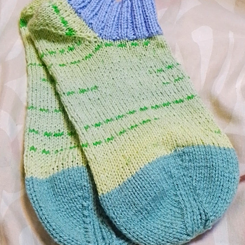 Handgestrickte socken - handgestrickte,