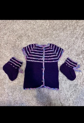 Baby strickjacke und socken - strickjacke,