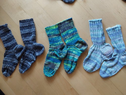 Paar handgestricke socken - handgestricke,
