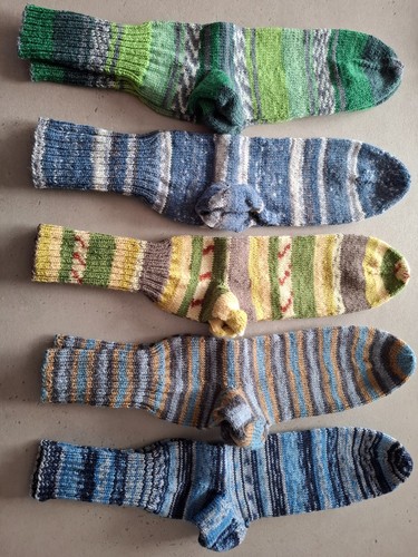 Paar selbstgestrickte socken - 5,