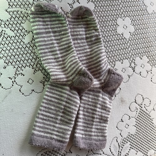 Selbst gestrickte socken - gestrickte,