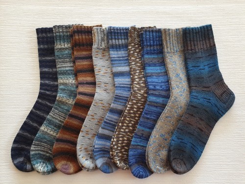 43 selbstgestrickte - gr., 42/43