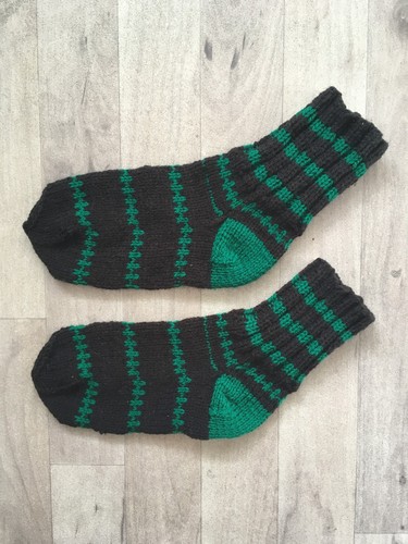 Selbst gestrickte wollsocken - selbst,
