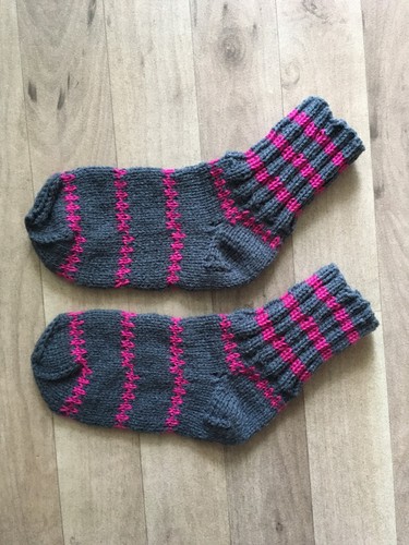 Selbst gestrickte wollsocken - selbst,